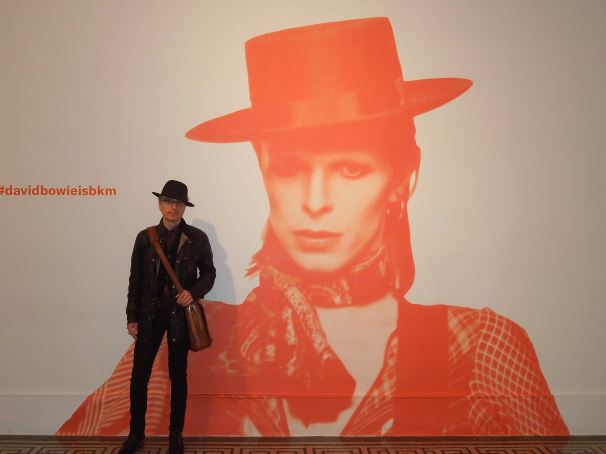 StyleChristophe's tweet image. We loved the Bowie Is exhibit so much we are going back in July before it closes. Previous visit lasted for 5 hours. #bowie #art #music #fashion #history #Icon #Brooklyn