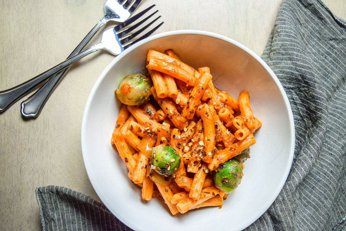 upasigoblog's tweet photo. As a kid, I loved Brussel Sprouts. Weird, I know. As an adult, I still try to incorporate them into my diet -- fresh or frozen.
https://t.co/7iXDfldjxL
Check out how I used them in this Protein-Packed Red Lentil Pasta with Marinara from https://t.co/qNiYSV4pLO #upasigo https://t.co/CU7BhjD4b1