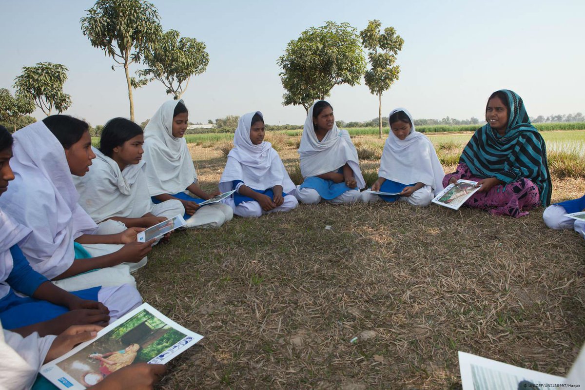 UNICEF's tweet photo. The silence around menstruation is dangerous, it feeds myths and discrimination.
 
We’re working around the 🌏 to improve menstrual hygiene so girls can reach their full potential. 

RT to speak up: #NoMoreLimits for girls! #MenstruationMatters #MHDay2018 https://t.co/rY6m429N7E