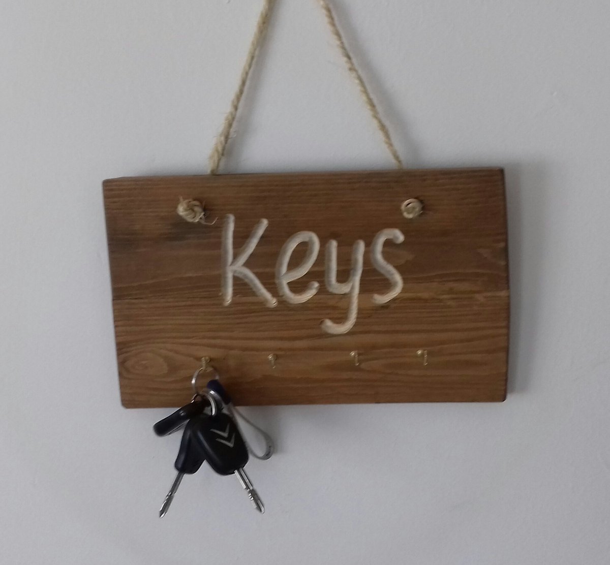 LmpCreations's tweet photo. #handmade key holder https://t.co/tbd8v6QKUo