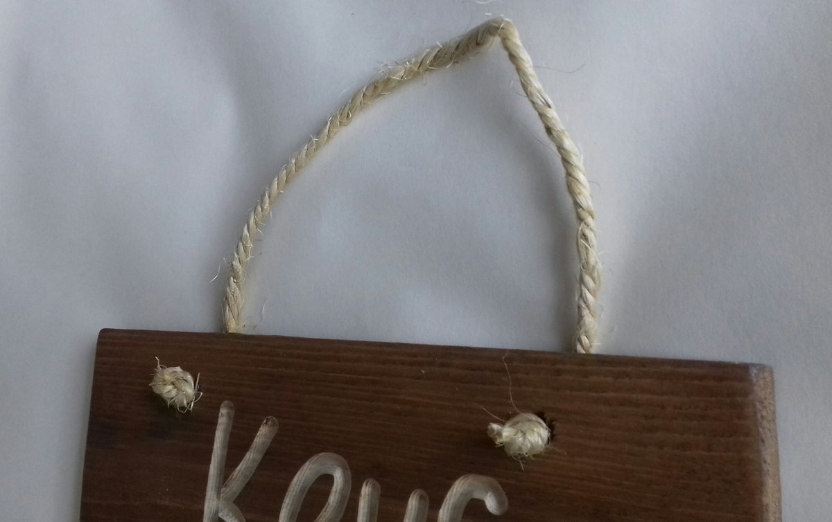 LmpCreations's tweet photo. #handmade key holder https://t.co/tbd8v6QKUo