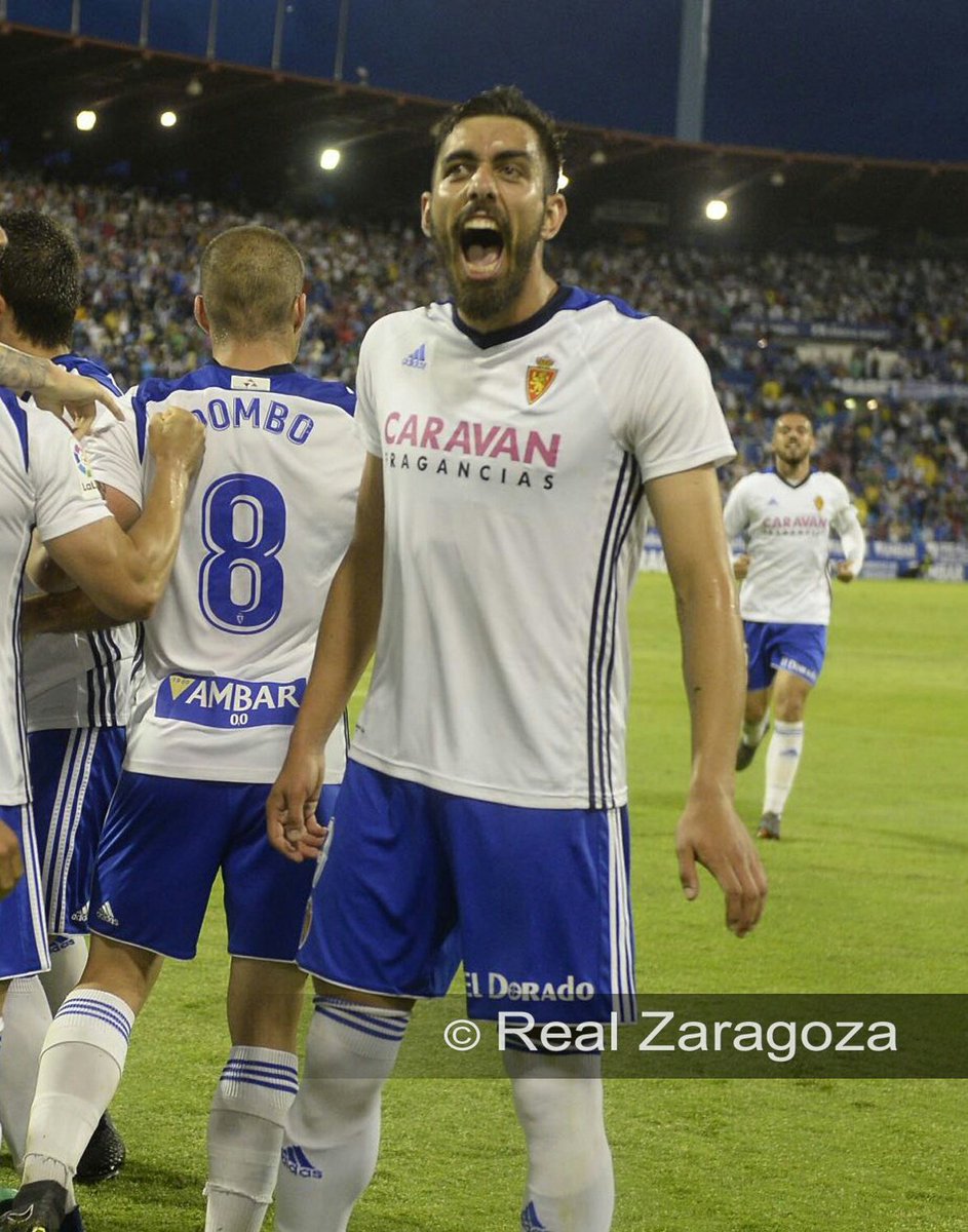 funidelia's tweet photo. Tú pones los goles @BorjaIglesias9 y nosotros tu disfraz de panda!! #aupazaragoza #VamosRZ #RealZaragozaRealValladolid #ContigoRealZaragoza @RealZaragoza https://t.co/QPp9CmeaGS