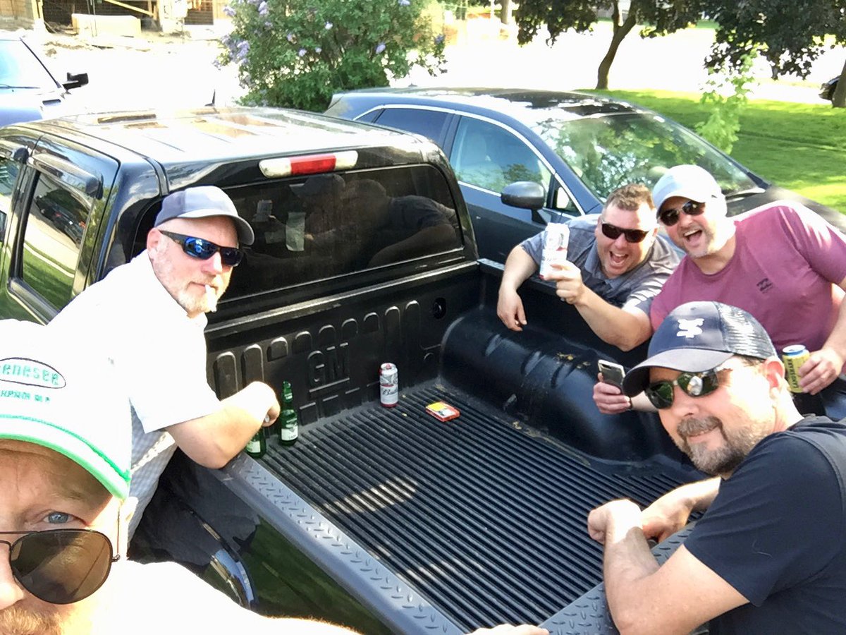 yamaluff's tweet photo. Enjoying a few pints while waiting for Andyโs final song! Thank you! #q107 #andyfrost https://t.co/CwAUMTJsRp