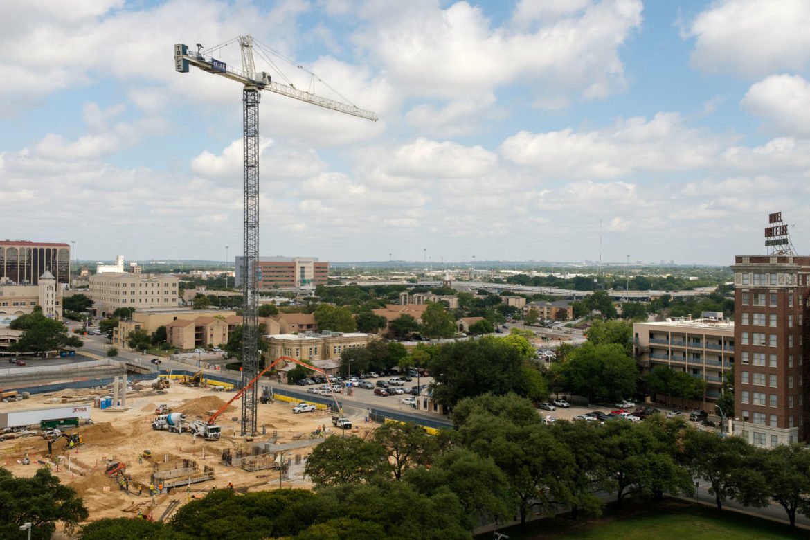 girdley's tweet photo. Downtown crane count in San Antonio: 8.
4x in just a few months.
#longSA https://t.co/OCP4idUfv9