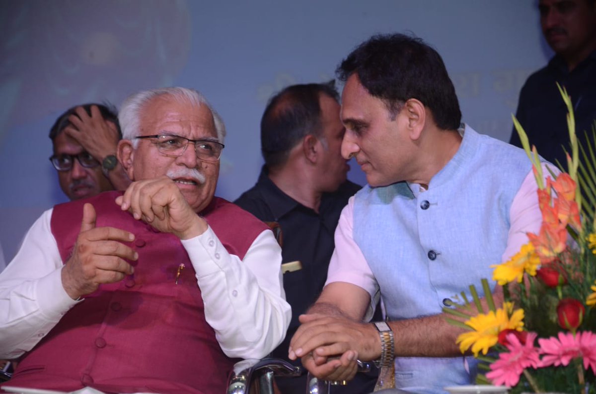 sangh4yuva's tweet photo. गुरुग्राम में नारद जयंती के उपलक्ष में आज पत्रकार सम्मान समारोह रखा गया जिसमें कई प्रबुद्ध जनों ने हिस्सा लेकर इस कार्यक्रम को सफल बनाया. सभी का दिल से आभार और सफल कार्यक्रम के लिए सभी कार्यकर्ता बंधुओं को साधुवाद @mlkhattar @RakeshSinha01 @sardanarohit https://t.co/MC8wkaVoXc