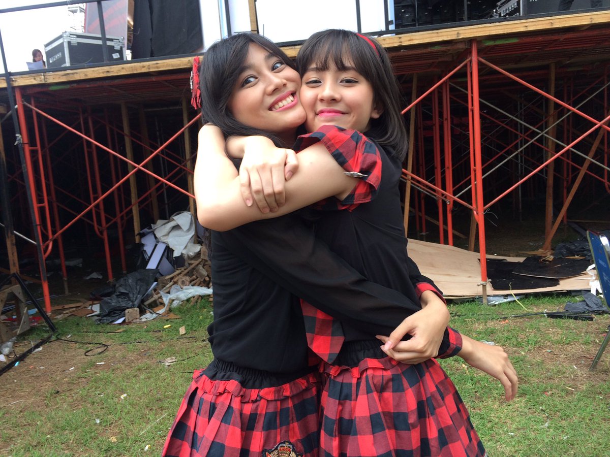 Happy #2ndAnnivGen5JKT48 dimanapun kalian semua berada kalian tetap harus semangat dengan tujuan kalian masing2 harus cerah sebiru langit yang bersinar bersama matahari <a href="/gen5emangat/">#Gen5emangat</a> buat <a href="/zaraJKT48/">Anivia</a> tetap berikan pertunjukan yg menyenangkan buat kita semuaa yaa 😉😊