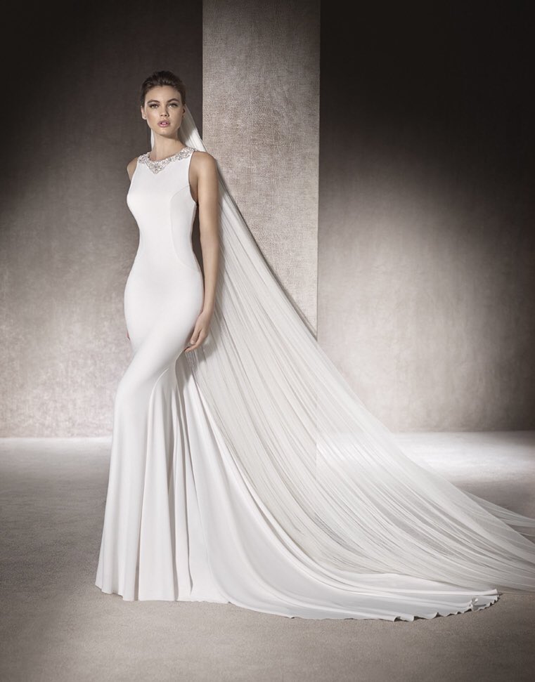StPatrickBridal's tweet photo. Ya ha pasado una semana desde la #BodaReal, pero aún nos seguimos inspirando con vestidos maravillosos. ¿Prefieres el vestido MIMA de #StPatrick2017 o el vestido LEIAS de #StPatrick2018? – https://t.co/biXtu9JZLz https://t.co/AQqpO2yuqb