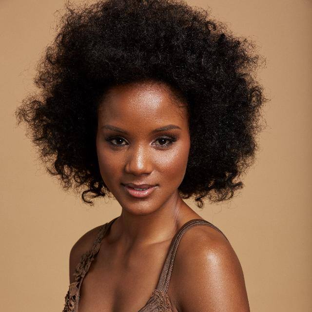 karabelomonamod's tweet photo. I'm very proud of this young woman right here. You did wellโค @Margo_Fargo
#MargoForMissSA
#MissSA2018 https://t.co/HzCupWGSwZ