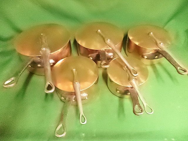 Frenchstore2's tweet photo. New in my #etsy shop: 5 French copper pans 3mm thick + lids + new tin lined, 14kg  https://t.co/fUcx6vhIxa  #frenchcopperpots #5copperpans #copperkitchen #professionalcopper #vintage #shabbychic #eshopsUK #LancashireRT #followvintage #Etsysellsvintage #ListMyEtsy https://t.co/QdUvJfQRAB