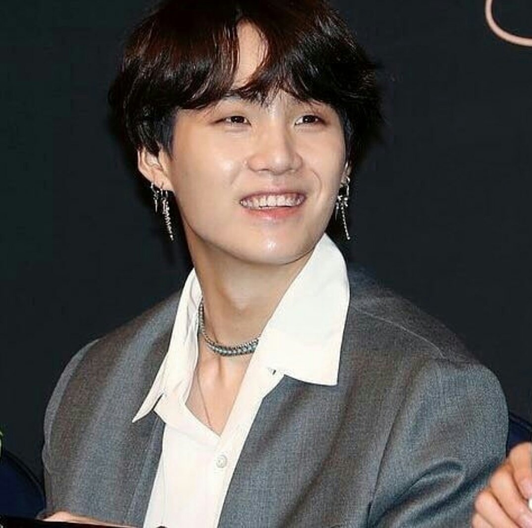 onlyygowon's tweet photo. ES LA PERSONA MAS AMOROSA AGRADABLE QUE PUEDE A VER EL SOLO ME DA PAZ NO MERECE NADA MALO QUIERO PROTEGERLO PARA SIEMPRE YOONGI ES TODO PARA MI NO SE IMAGINAN CUANDO ME HACE BIEN VERLO FELIZ CUANTO ME HACE BIEN SUS TEMAS QUIERO QUE SE QUEDE SIEMPRE CONMIGO
#WeLoveYouMinYoongi https://t.co/xt6C6yjdz3