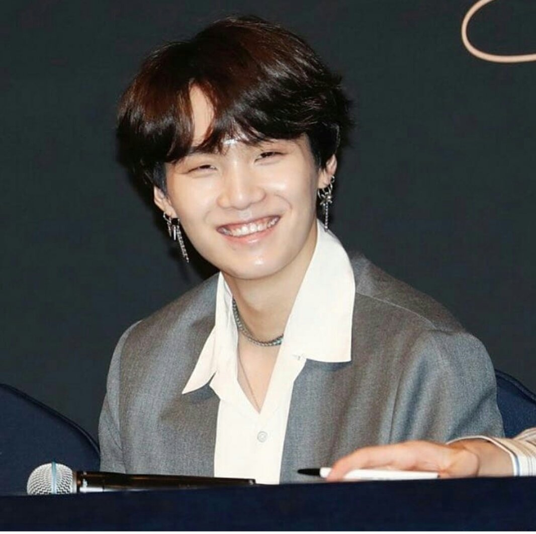onlyygowon's tweet photo. ES LA PERSONA MAS AMOROSA AGRADABLE QUE PUEDE A VER EL SOLO ME DA PAZ NO MERECE NADA MALO QUIERO PROTEGERLO PARA SIEMPRE YOONGI ES TODO PARA MI NO SE IMAGINAN CUANDO ME HACE BIEN VERLO FELIZ CUANTO ME HACE BIEN SUS TEMAS QUIERO QUE SE QUEDE SIEMPRE CONMIGO
#WeLoveYouMinYoongi https://t.co/xt6C6yjdz3