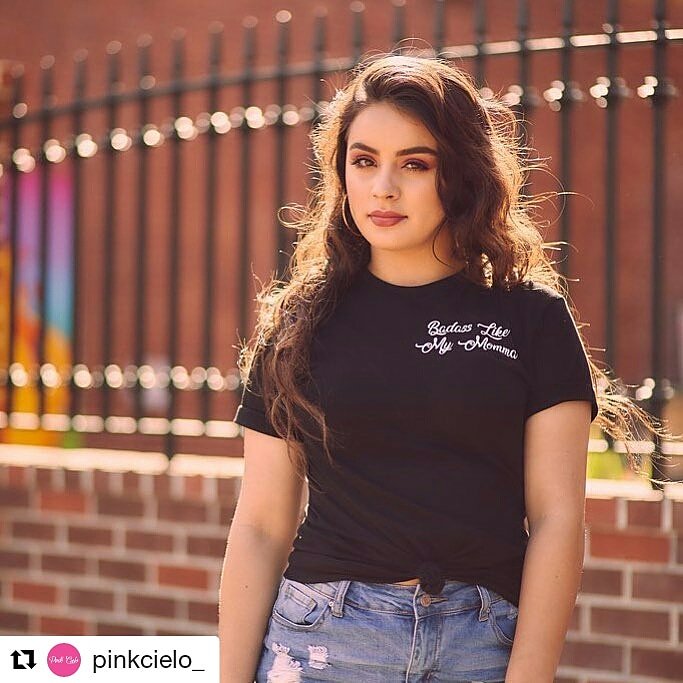 MAYELIRFLTV's tweet photo. #Repost @pinkcielo_ (@get_repost)
・・・
“BAD ASS LIKE MY MOMMA” 💪🏽 https://t.co/jFaiAKmu32 💗
 #TeamMayeli  #MayeliRivera #LaSuper #GirlPower #LatinaPower #Snappy #Chingona #Lamejor #Unica #MayeliFans #DramaQueenMakeup @mayelirivera https://t.co/QQ2CsRZrA9