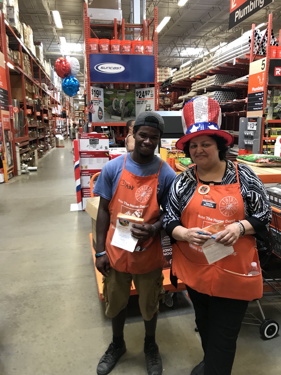 WileyLorena's tweet photo. Thank you Dan for driving service @tmccarthy095 @BigDogg4114 @MikalSanders1 https://t.co/Yfo3hOHX2o
