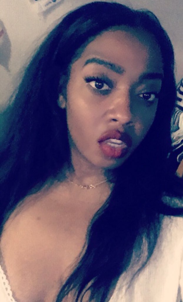 SoNotFamousGirl's tweet photo. #SingleBlackTwitter β€οΈ https://t.co/VZkB9dmwoY