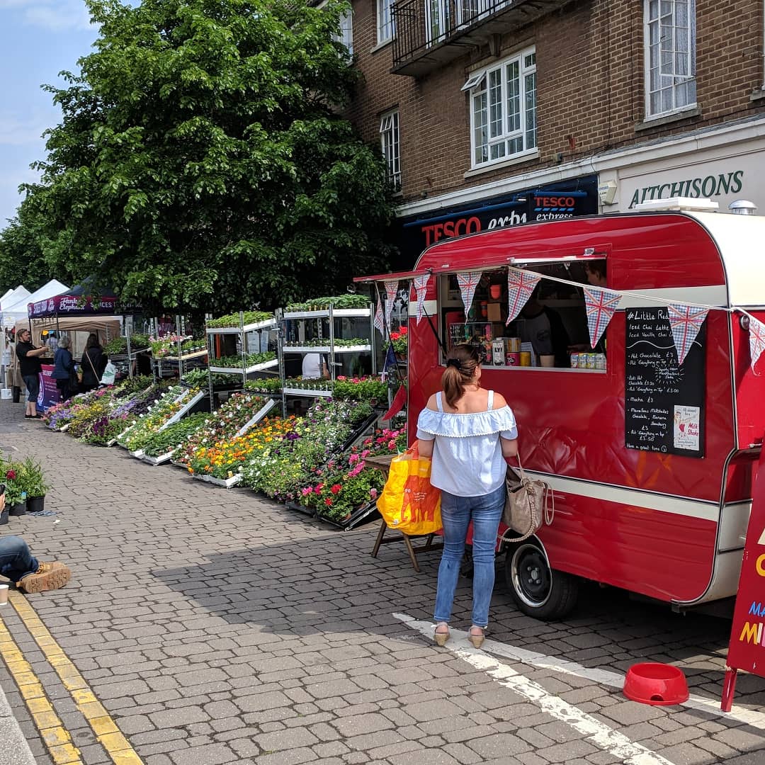 ToT_Wine_Refill's tweet photo. Thankfully the predicted rain storms held off all day ... It turned out to be a very warm and sunny afternoon.

Thank you for having us @duckpondmarket Radlett. ❤️🥂🍷 #TippleOnTap https://t.co/7TKIfS3V9t
