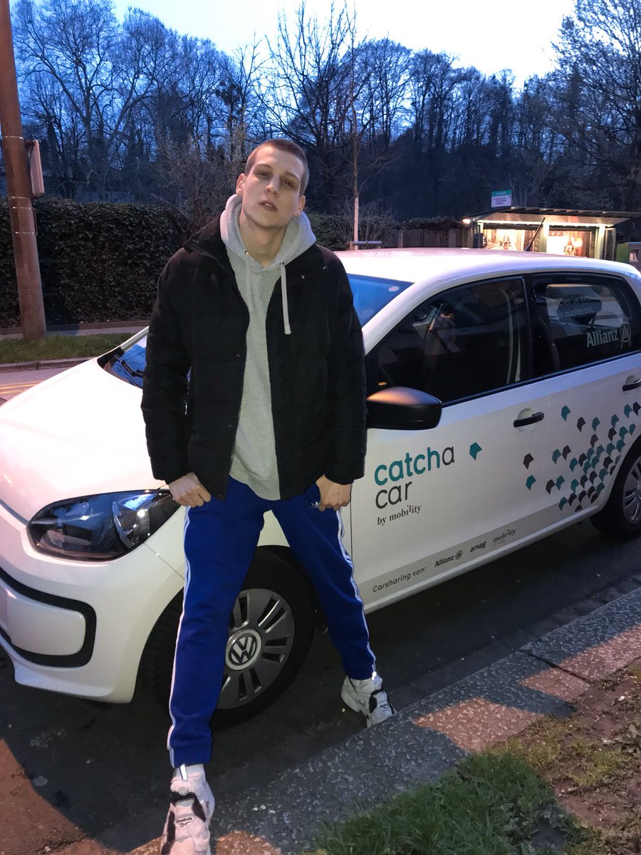 Werbung// Letzte Woche waren wieder mit einem Catch a Car unterwegs. Macht echt Laune in der Stadt auch ohne eigenes Auto hin und wieder mobil zu sein! <a href="/catchacar/">Carlrsurcon</a> 
#catchacar #carsharing #WEARECATCHACAR #Basel #Baselcity #community #urbanrevolution #sharingiscaring
#Pionier