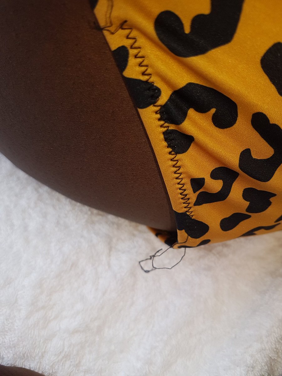 When you treat yourself to a new holiday bikini and its falling apart on the first wear !?😡 <a href="/NewLookHelp/">New Look</a>