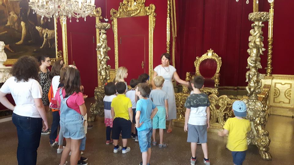 museodiocge's tweet photo. #leccornie #deliciae #bonbon: grazie a tutti i bimbi #viaggio #miseenplace dal @museodiocge a @palazzorealege #positiveMooD #bimbifelici #impararedivertendosi #piccolichef @PoloMusealeLig @101giteliguria @mentelocale  @ilsecoloxix @rep_genova @kidsarttourism https://t.co/mjO1Fz3jth