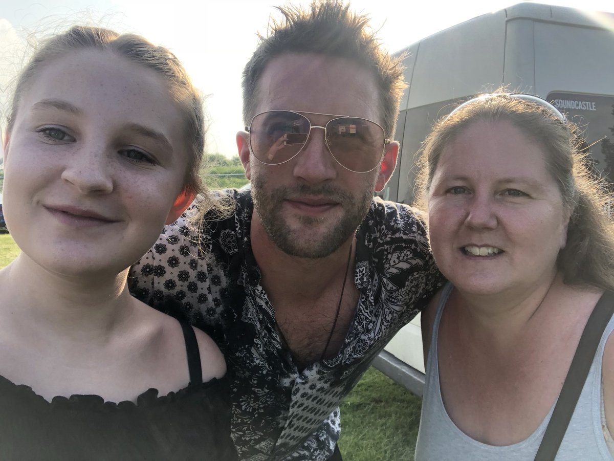 Koalastoney's tweet photo. @MattLinnen @InTheParkFest You were amazing. And thanks for the photo afterwards https://t.co/kvFvWHYTW8