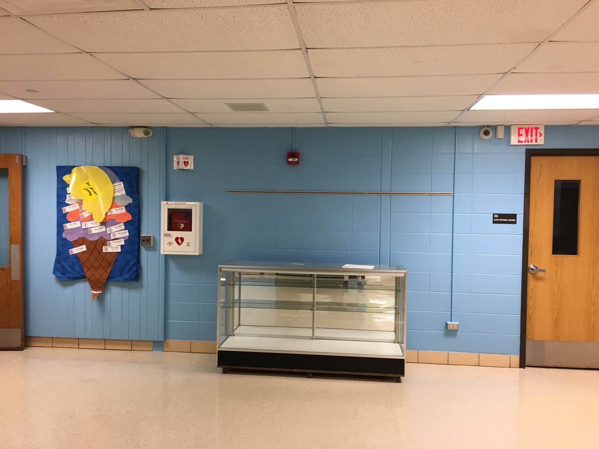 D45North's tweet photo. Two days of hard work. It looks amazing! Thank you Parkview #d45Learn4life #everybodydoes https://t.co/F3r4veObz7