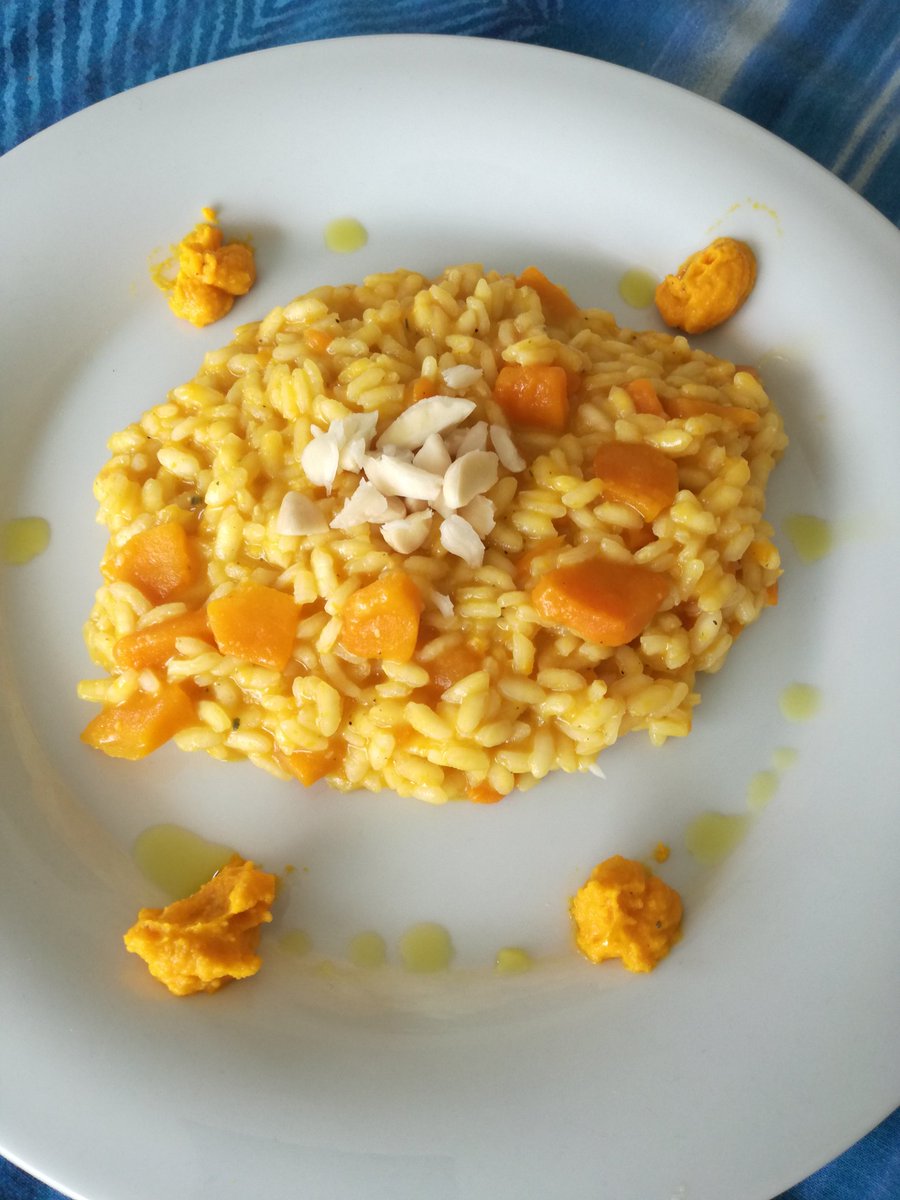 TravelFood2's tweet photo. Stasera per la #cena un ottimo #risotto alla crema di zucca e mandorle 
@Cucina_Italiana @piattitipicisic
@valentinatozza https://t.co/59ym6fNOFk