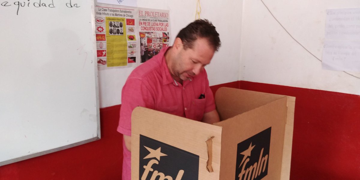 JOMARI8012's tweet photo. @FMLNoficial Proceso de elecciones internas en el municipio de Chalchuapa #FMLNInternas2018 https://t.co/FJuEGeHyUu