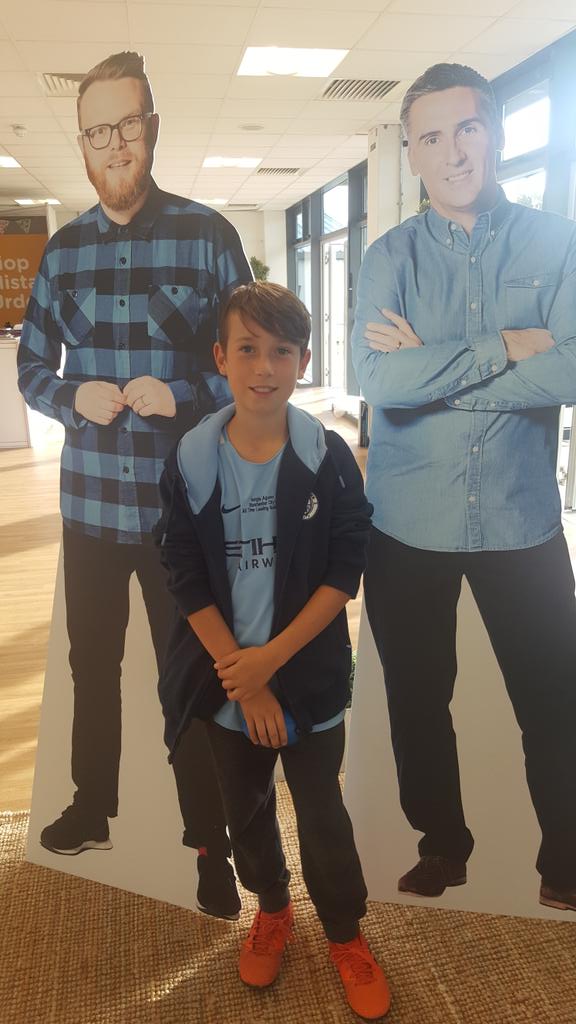 AnnMarieElli25's tweet photo. Barod am y gyngerdd!! #lloydmacey #tsunami #allewis #sophiejones #eisteddfod #urdd2018 https://t.co/7M3whIJRX3