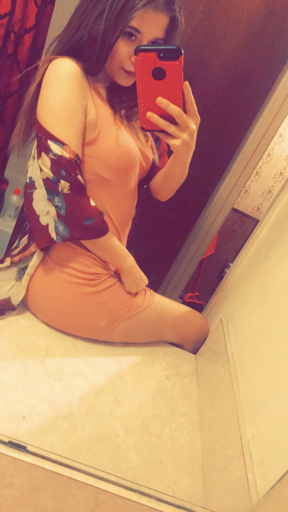_goon254's tweet photo. Idk how to work Twitter but hey here’s some selfies 💜 https://t.co/sbV54HkTqa