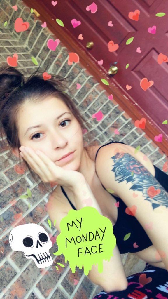 _goon254's tweet photo. Idk how to work Twitter but hey here’s some selfies 💜 https://t.co/sbV54HkTqa