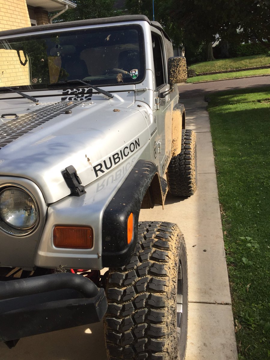 #jeepblitz18 was a lot fun. Got to try some things I’ve never done like rock hills and offset rollers. She might be a 4 cylinder but she was hangin with the big dogs 😎