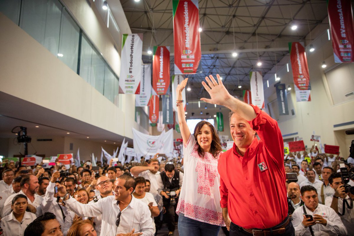 ChrisCastroB's tweet photo. Se vive mucho entusiasmo con la visita de nuestro candidato a la Presidencia, @JoseAMeadeK, acompañado de su señora esposa @JuanaCuevasR. ¡#Campeche es su casa, sean siempre bienvenidos! https://t.co/590FjNb9Ed
