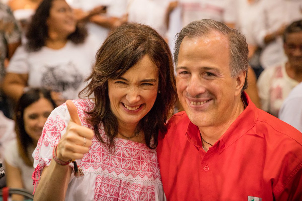 ChrisCastroB's tweet photo. Se vive mucho entusiasmo con la visita de nuestro candidato a la Presidencia, @JoseAMeadeK, acompañado de su señora esposa @JuanaCuevasR. ¡#Campeche es su casa, sean siempre bienvenidos! https://t.co/590FjNb9Ed