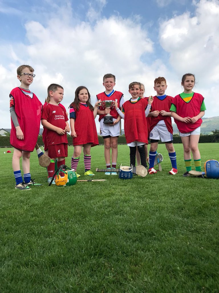 CarriganNigel's tweet photo. Great way to finish the @BallybaconG Hurling/Camogie Parish League on Sat afternoon. Super Fun and Enjoyment and dare I say some tough competition 😆 well done to all involved and thank you for the support 👌🏻💚💛💚#BBG #LocalParish #GAA #Fun #Tipp https://t.co/pAnavHReGw