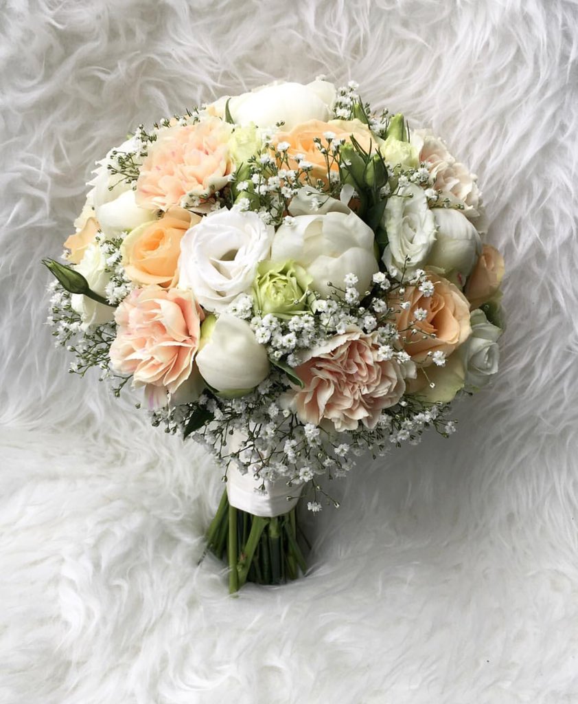KeyifliGelinler's tweet photo. Bu buketleri görmeden karar vermeyin 💕🌸💐🌷 / Which is your favorite? #keyifligelinler #gelinbuketi #gelinçiçeği #gelin #brideflowers #bridebouquet #weddingblog https://t.co/YhQAsN3t5p