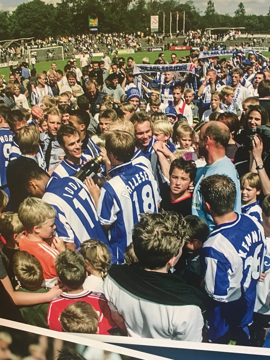 S_Pallesen's tweet photo. For 19 år siden⚽️⚽️ SU-SU-Superliga #efb #sldk https://t.co/oCz5w0SyMg