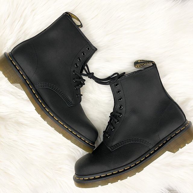 PlatosGF's tweet photo. Don’t miss these {p e r f e c t} Dr.Martens 😁 size 10 for $65!! ||comment to hold||
#platoscloset #grandforks #northdakota #minnesota #platos #pcgf #und #undproud  #universityofnorthdakota https://t.co/grxB0K47IA