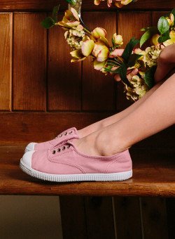 hampton canvas plum shoes