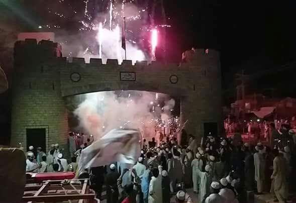 PeshawarX's tweet photo. Firework at Khyber Pass after FATA-KP Merger 🇵🇰️
#FATA #FataMergedInKP #BabEKhyber #Peshawar #PakistanZindabad #GoFcrGo https://t.co/atmtvfRlzk
