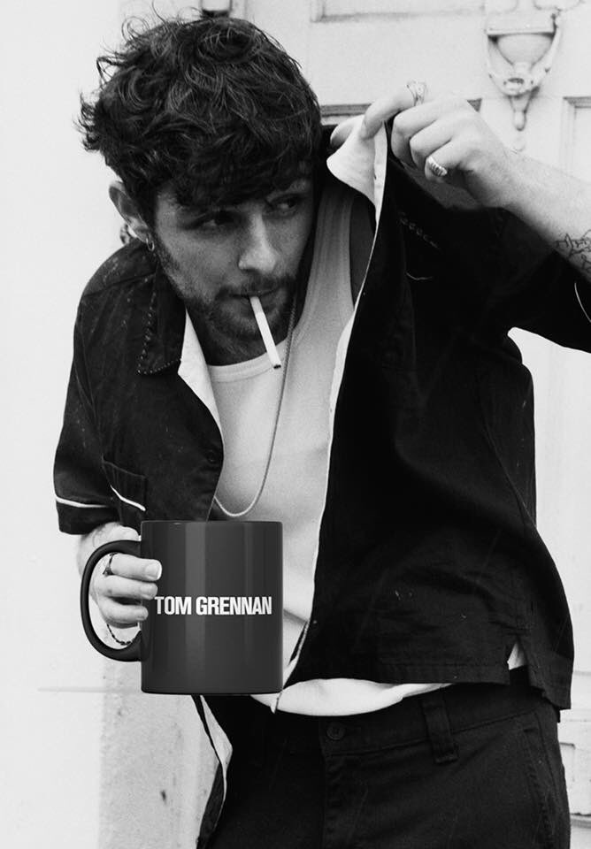 Fancy drinking your tea or coffee out of a @Tom_Grennan mug? Well you can if you pre order his debut album #LightingMatches by Friday 1st June smarturl.it/mugbundle includes the stunning new single for the summer  #BarbedWire 💚