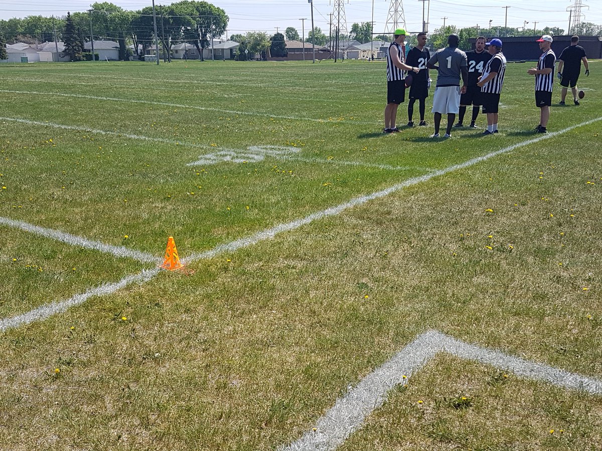 PITFOOTBALL's tweet photo. Big shout out to @ApexLining who did their usual remarkable job at #FrankWhyte. @PITFOOTBALL is the only league with professionally lined fields done every two weeks!
#BestGameDayExperience https://t.co/JFreAe2ibG