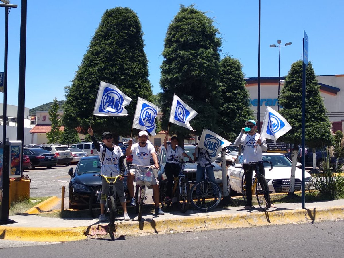 jsanchez08's tweet photo. Campaña en circuito esmeralda, ANA presidenta.
@AnaBalderasMx @IngridKSC @RicardoAnayaC @pan_edomex @luis_lunae @NelyMocinos @HugoSal86296375 @Beto42322067 @JudithB47342092 @ClaudiaLaraBec1 https://t.co/cLA2IxpaNc