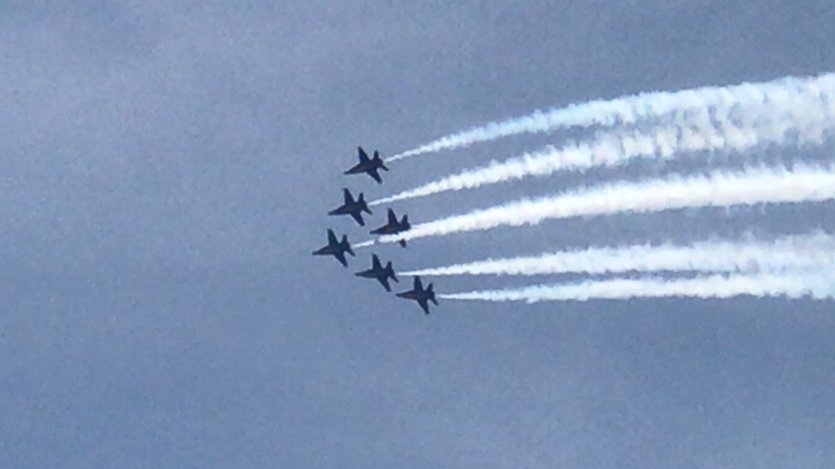 acepilot2k7_'s tweet photo. 2018 Blue Angels Perform Perfection Naval Aviation At The Bethpage Airshow On Jones Beach. https://t.co/9YZOy6Hhkg #nycfleetweek #fleetweeknyc #fleetweek #jonesbeach #blueangles #airshow #f18 #usnavy #naval #aviation #fighterjet #formationflying #navy #military #memorialday https://t.co/VnT1qya3Es
