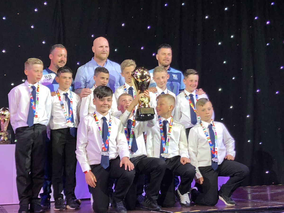 LynseyStorie's tweet photo. Blackpool Cup x❤️🏆⚽️ https://t.co/hJiXieQ5um