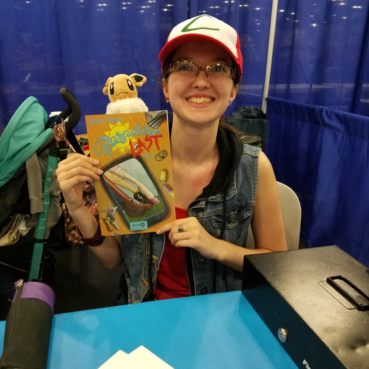 pulp21comics's tweet photo. Don't miss the debut of Cami Pierson's first issue of Paradise Last at booth 3614! She's here and ready to tell you all about it!
#Pulp21Comics #pulp21 #diycomics #ink #pencils #indiecomics #htx #texas #houstontexas #comics #art #graphicnovels https://t.co/SYKdCUW2yG