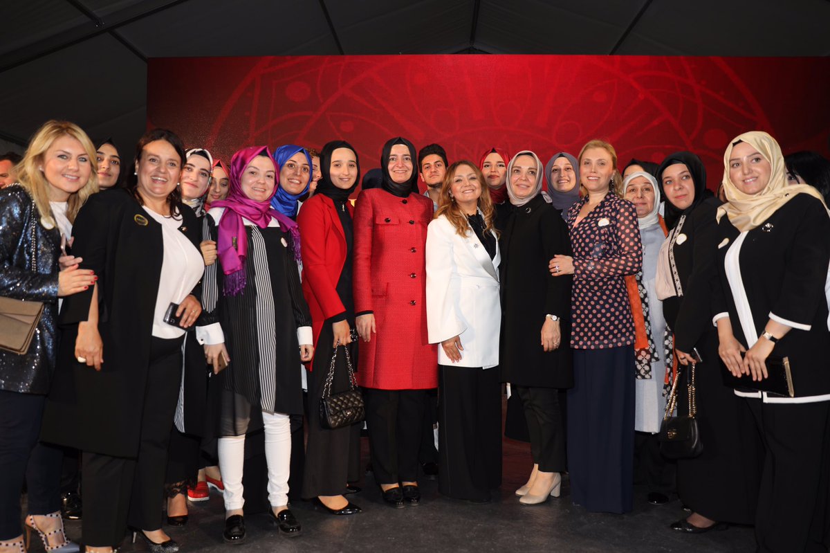 Bakanımız <a href="/drbetulsayan/">Dr.Betül Sayan Kaya 🇹🇷</a> Sn. Emine Erdoğan Hanımefendi'nin teşrifleriyle düzenlenen KADEM 6. Geleneksel Üye İftarına katıldı. #Ramazan