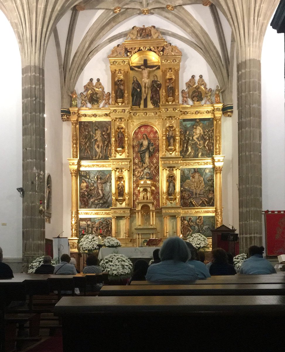 lauracanhadas's tweet photo. #TrinitySunday https://t.co/jN7NlIfXJk