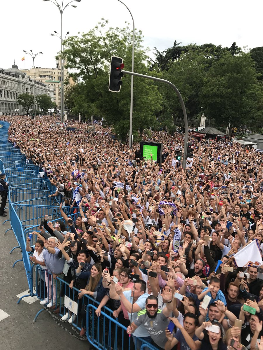 CominoPablo's tweet photo. Cibeles Madrid https://t.co/HykKE6BoyB