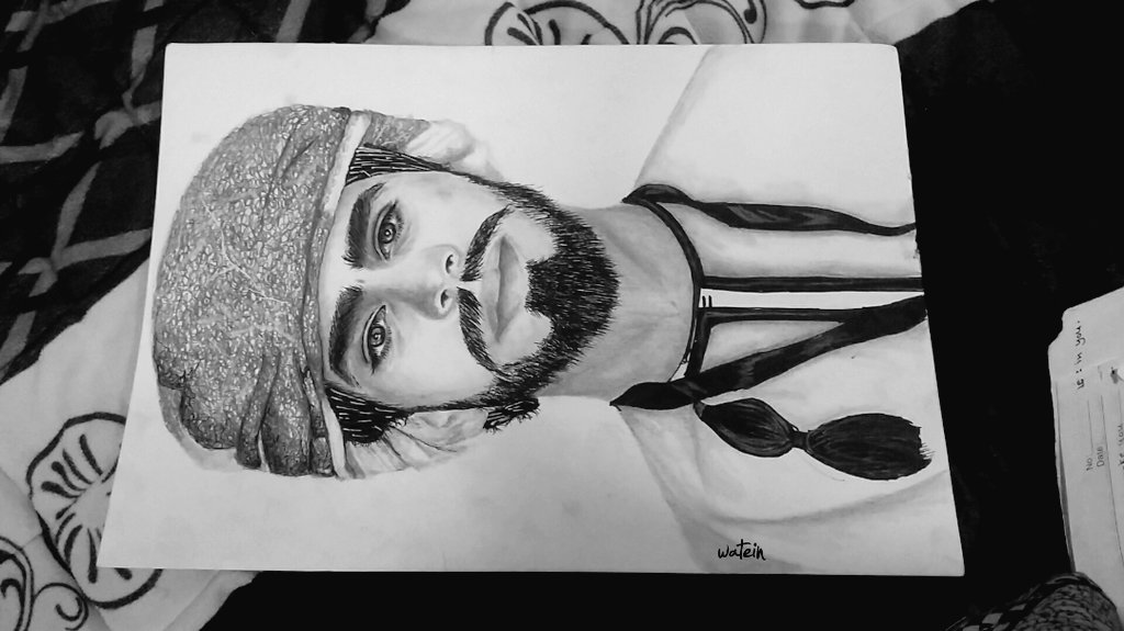 watein_98's tweet photo. بعد انقطاع طويل جدا من رسم الوجوه عدنا إليكم 
رأيكم جماعة؟ 

رسمة الاستاذ الجميل مجد
@magdalsu 
😍😍 https://t.co/e6EslOrFqP
