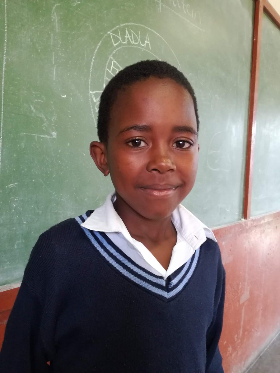 ThembaRumbu's tweet image. This boy is 12 years old. He is from Inanda, North of Durban. He goes to Mbasela Primary School - EMachobeni. How does one help and nurture such talent? He draws these without much effort whatsoever.