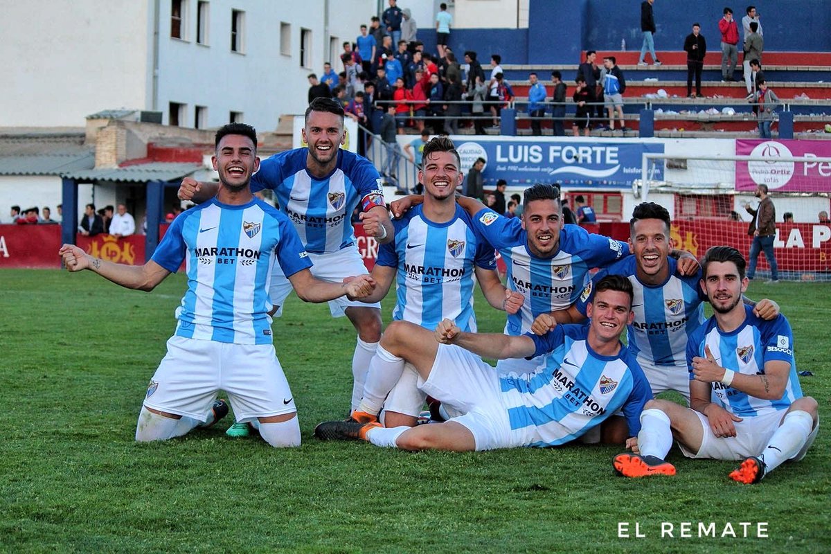 Somos de segunda B!!! Nos lo merecemos después de tanto años detrás de esto. Tambien pedir perdón por dejar al equipo con 10 pero esta familia puede con todo. Vamos Malagaaa🔵⚪️🏧